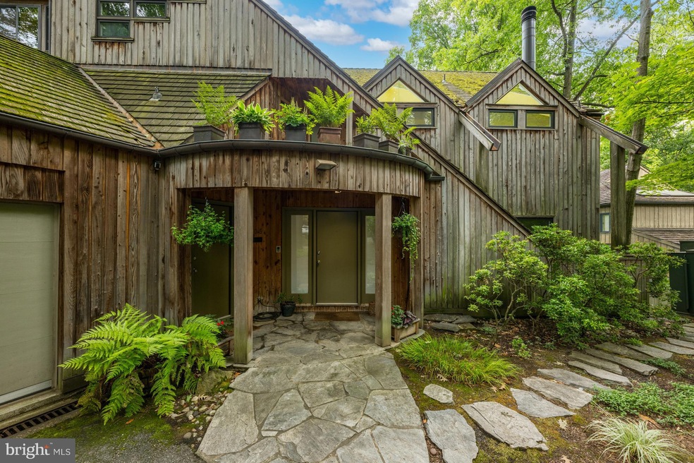 2605 Klingle Rd NW, Washington, DC 20008 - photo 1