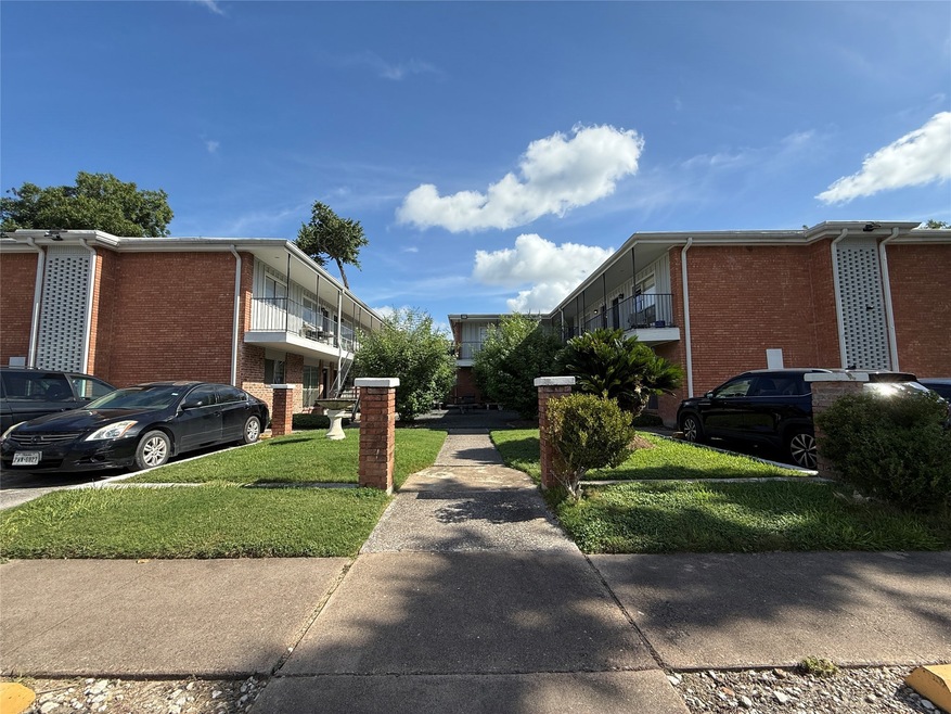 425 E 9th St unit 10, Houston, TX 77007 - photo 1
