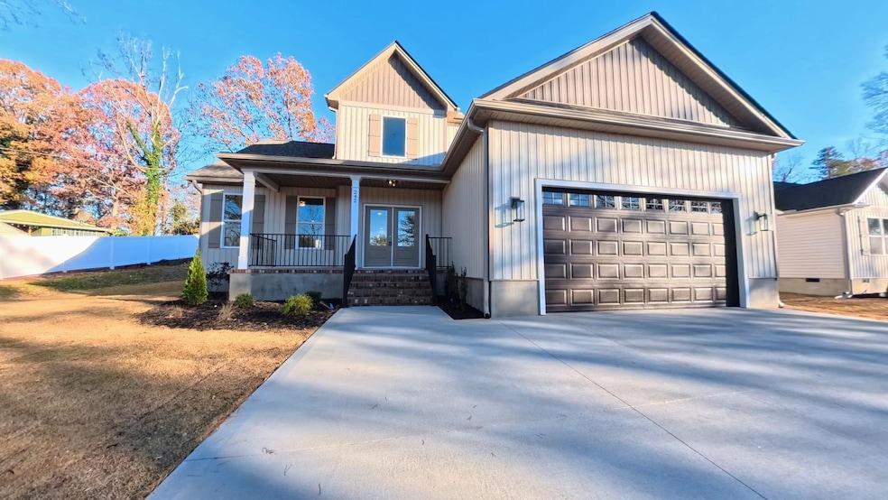 242 Red Hawk Dr, Campobello, SC 29322 - photo 1