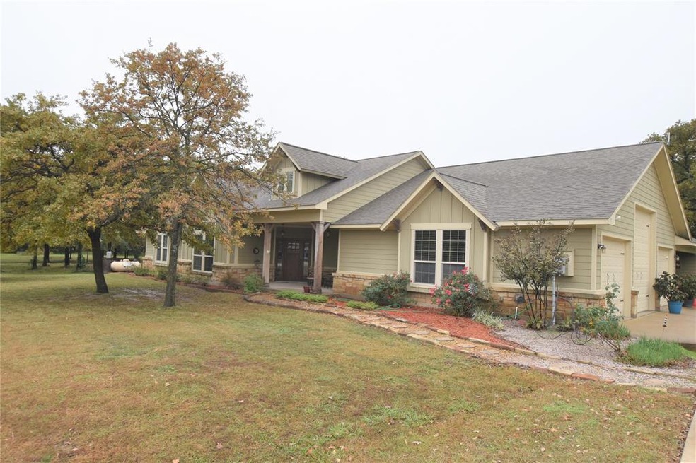 715 Clear Water Ct, Corsicana, TX 75109 - photo 1