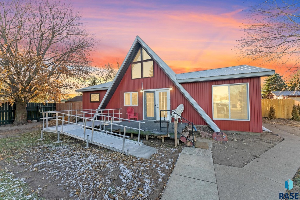 309 W Bridge Ave, Flandreau, SD 57028 MLS 22307888