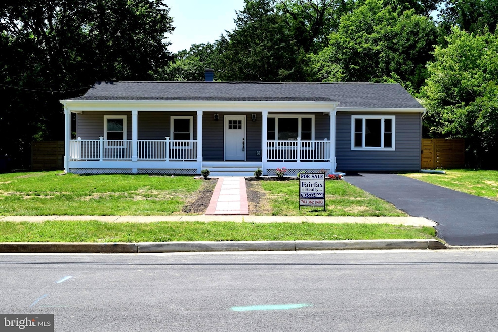 6722 Amlong Ave, Alexandria, VA 22306 - photo 1