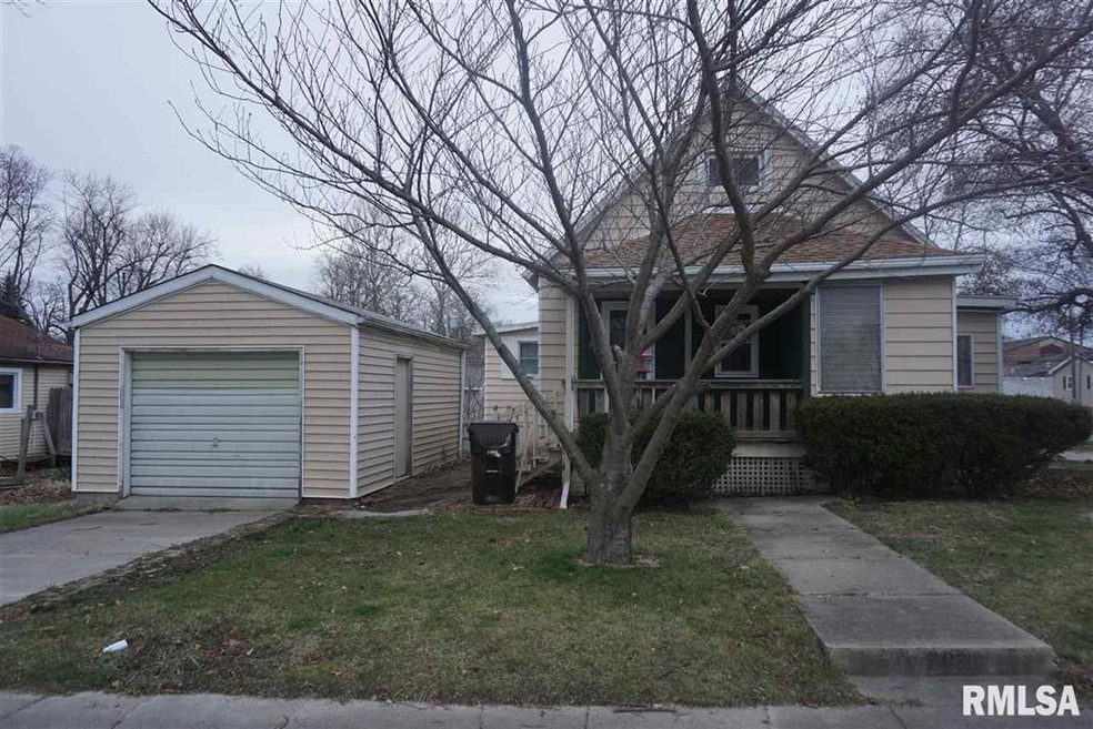 202 6th St, Lincoln, IL 62656 - photo 1