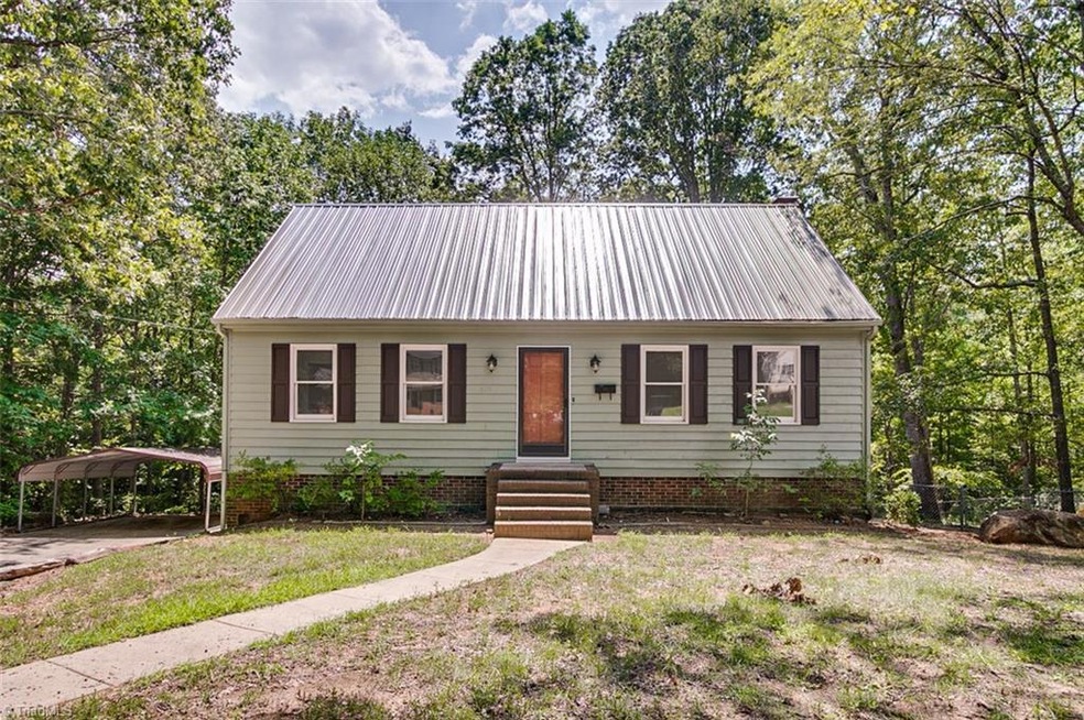 509 W 10th St, Siler City, NC 27344 - photo 1