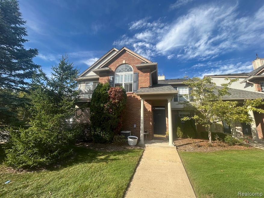 3608 Oakmonte Blvd unit 90, Rochester, MI 48306 - photo 1