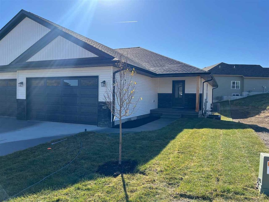 822 Prairie View Dr, West Branch, IA 52358 - photo 1