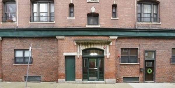 4-6 Henchman St unit 3, Boston, MA 02113 - photo 1