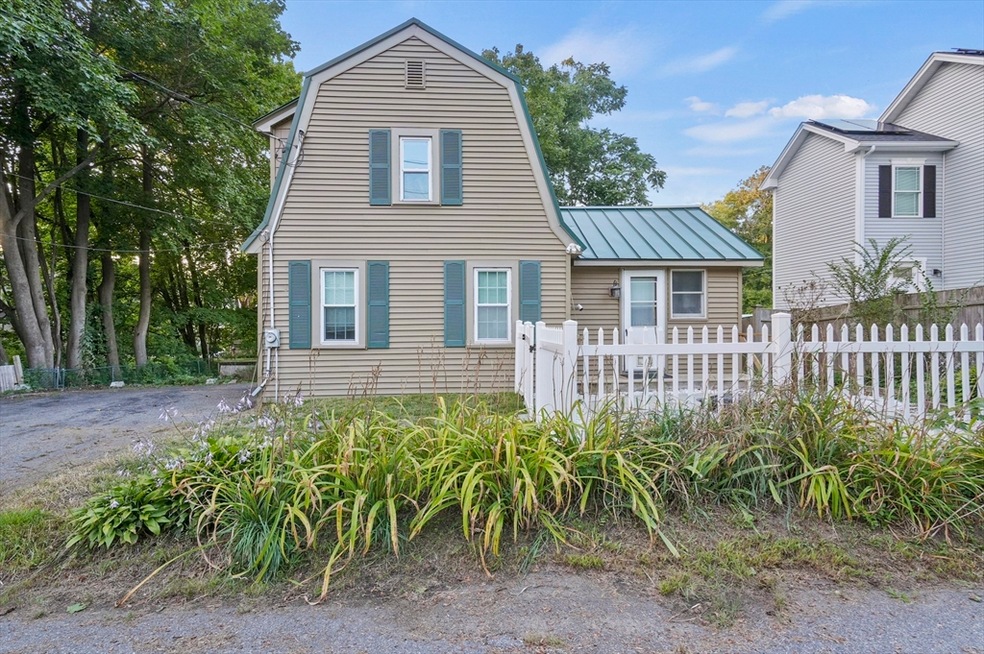 21 Holmes St, Spencer, MA 01562 - photo 1