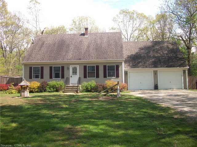 211 Tarbox Rd, Plainfield, CT 06374 - photo 1