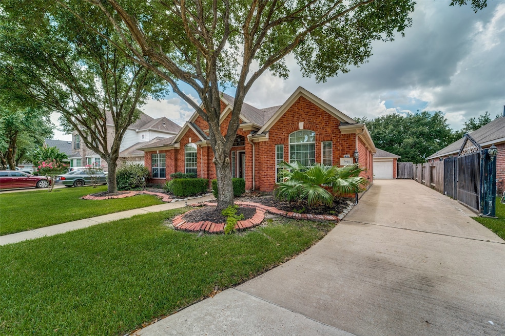 7911 Chateau Point Ln, Houston, TX 77041 - photo 1