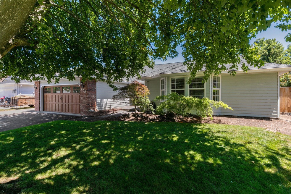 258 Tiffany Ave, Central Point, OR 97502 - photo 1