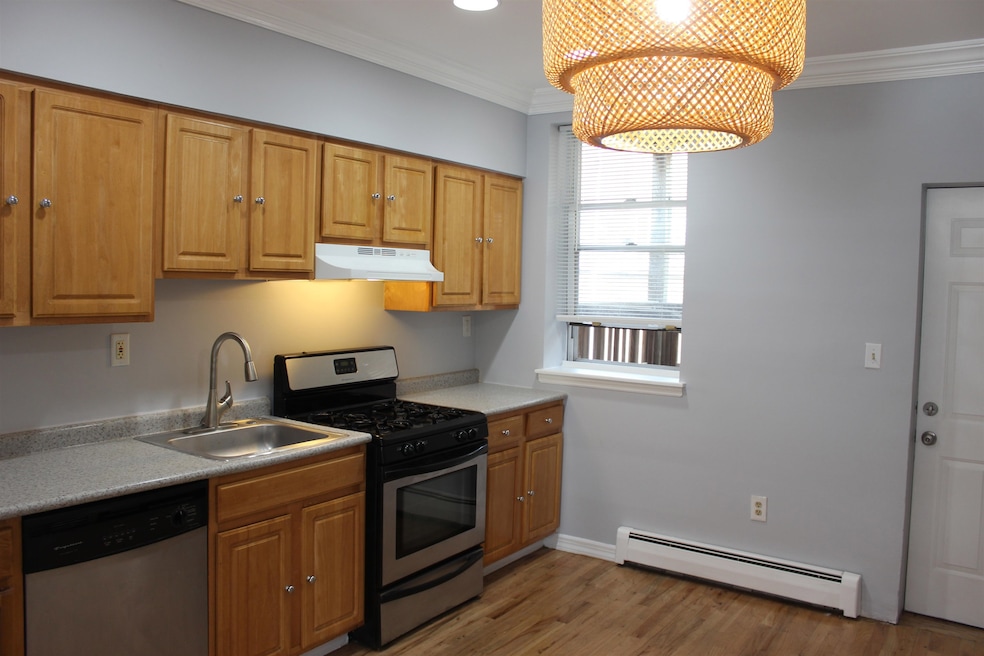 182 Christopher Columbus Dr unit 2, Jersey City, NJ 07302 - photo 1