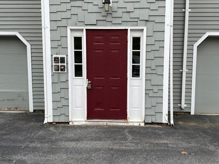 64 Tennis Plaza Rd unit 17, Dracut, MA 01826 - photo 1