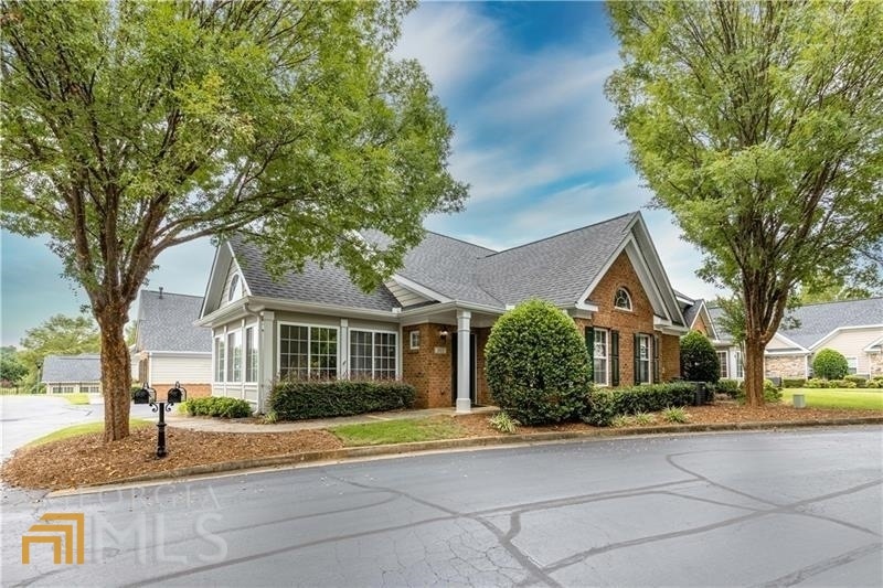 805 Village Ln unit 805, Roswell, GA 30075 - photo 1