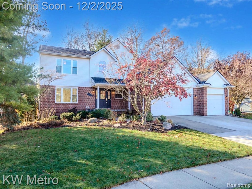 301 Ryan Ct, Walled Lake, MI 48390 - photo 1