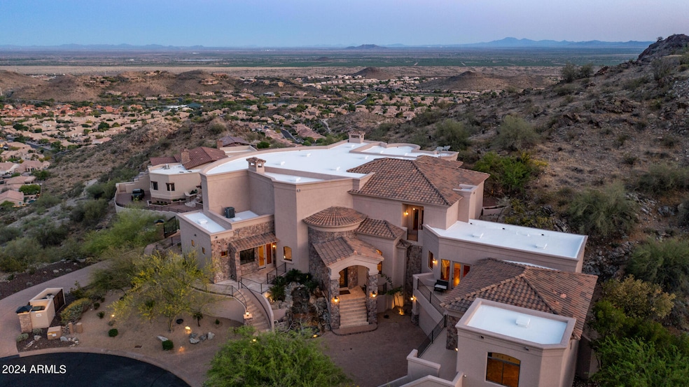 Beautiful Estate in Tapestry Canyon