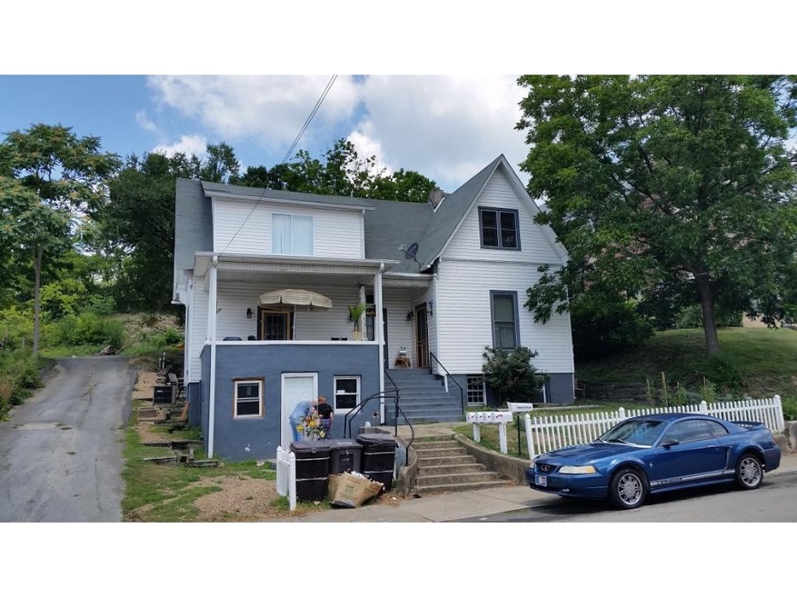 221 E Market St unit 1-4, Johnson City, TN 37601 - photo 1