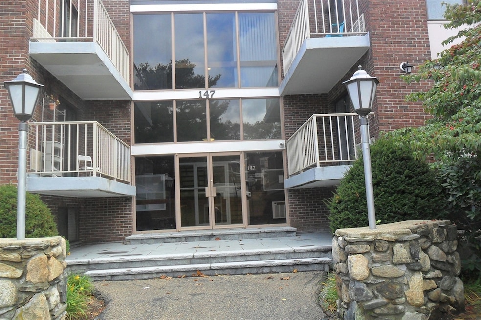 147 Turner Rd unit 114, Holliston, MA 01746 - photo 1