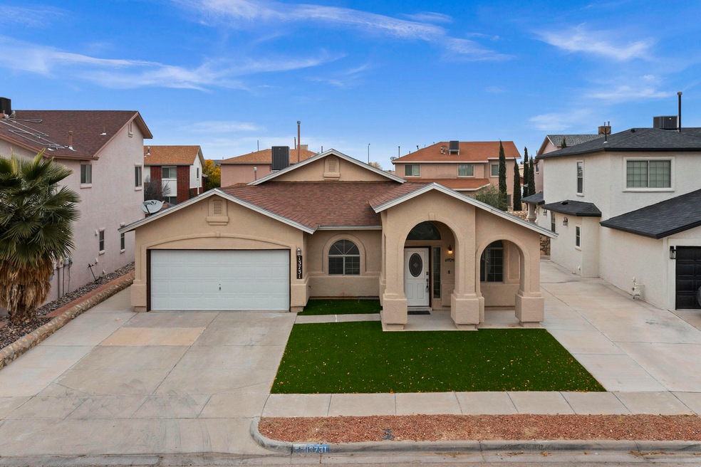 13731 Paseo Las Nubes Dr, El Paso, TX 79928 - photo 1