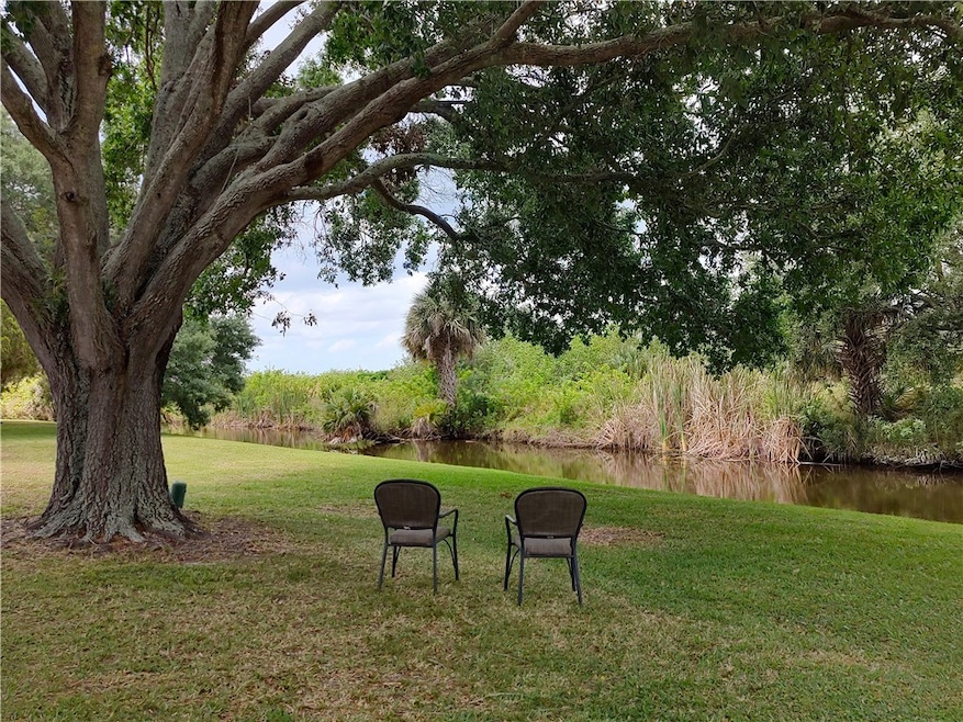 Location! Water View!