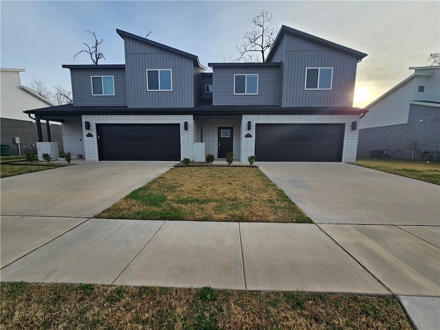 654 Sun Meadows Loop, Centerton, AR 72719 - photo 1