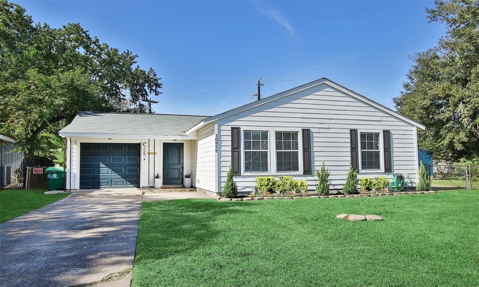 10955 Royal Pine Dr, Houston, TX 77093 - photo 1