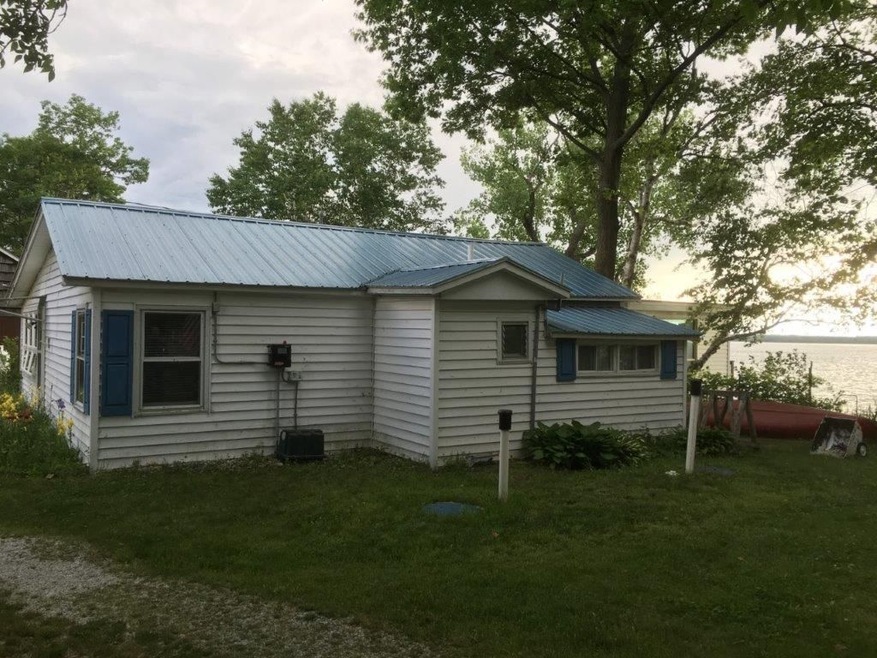 158 Lakewood Dr, Swanton, VT 05488 - photo 1