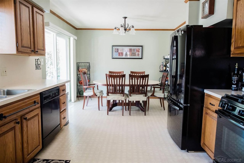 13000 Geoffry Dr, Warren, MI 48088 - photo 1