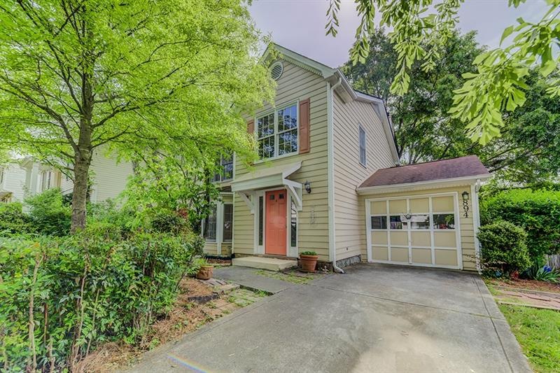 Great home in a great location close to City of De