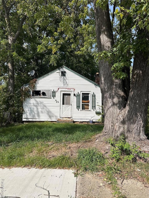 1122 Markham St, Flint, MI 48507 - photo 1