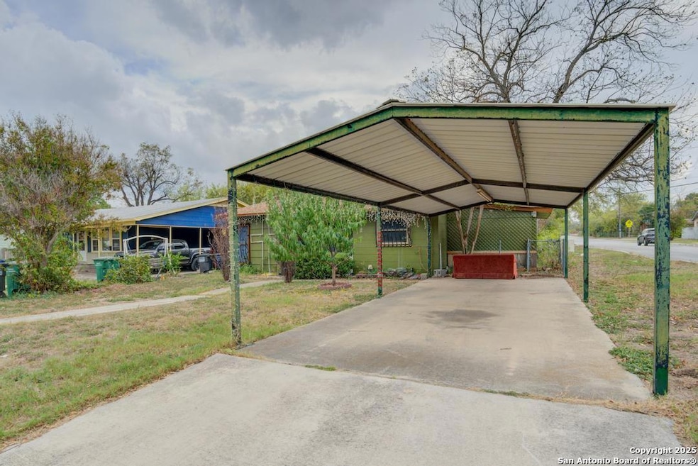 586 Overhill Dr, San Antonio, TX 78228 - photo 1