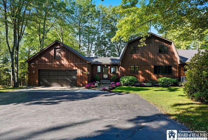 Under Contract $749,900