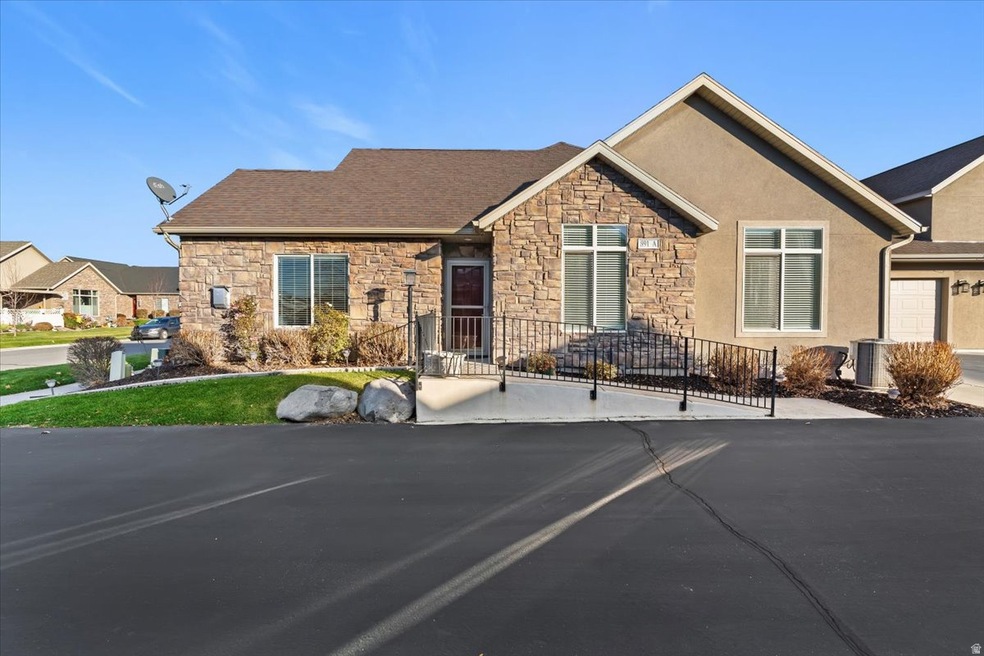 891 W 1840 S unit A, Syracuse, UT 84075 - photo 1