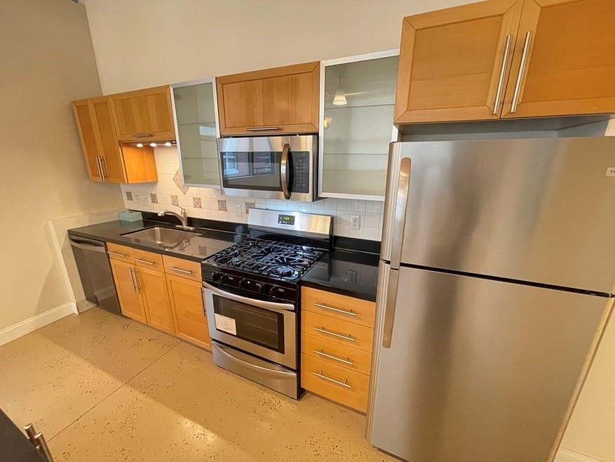 120 Holmes St unit 201, Quincy, MA 02171 - photo 1