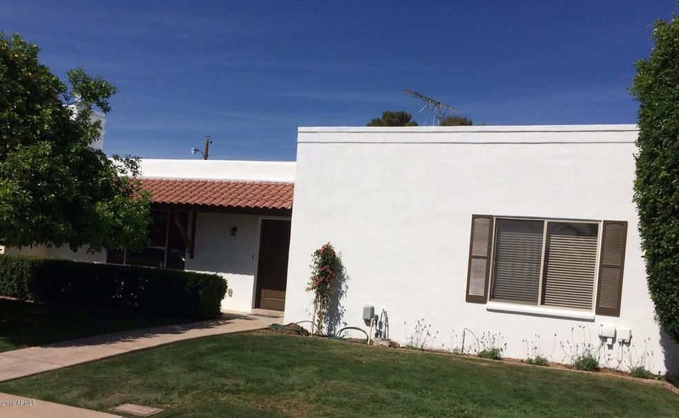 7610 E Minnezona Ave, Scottsdale, AZ 85251 - photo 1