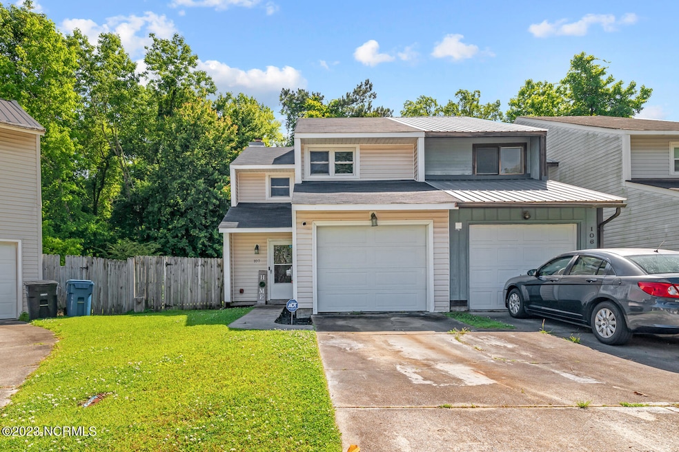 107 N Onsville Place, Jacksonville, NC 28546 - photo 1