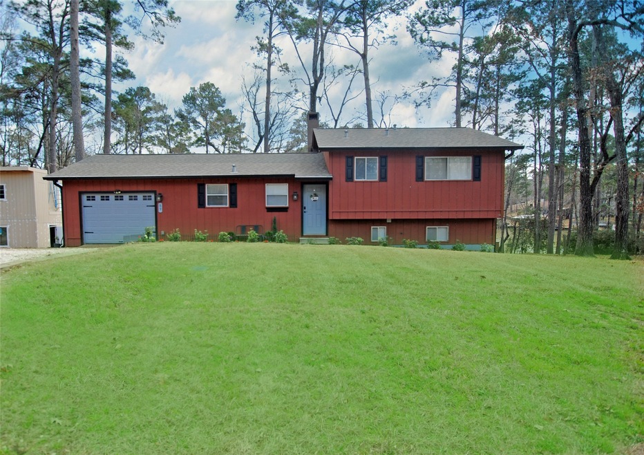 Waterfront 4 bedroom split level home with boat ho