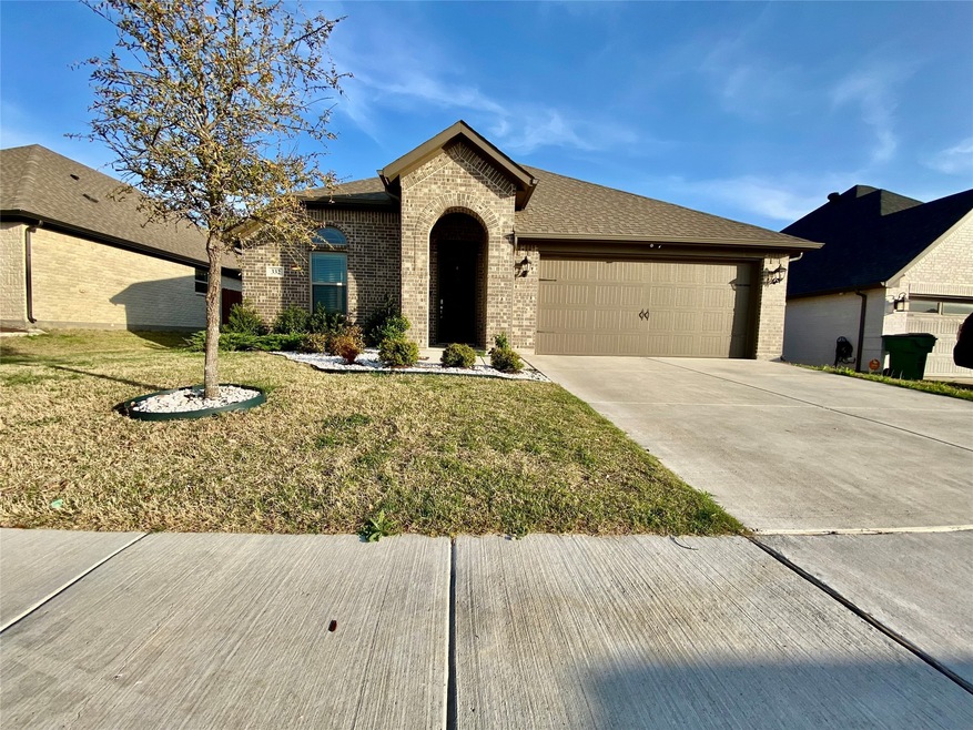 332 Paloma St, Weatherford, TX 76087 - photo 1