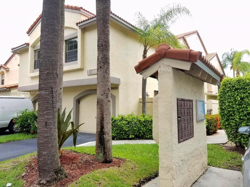 3535 Magellan Cir unit 521, Miami, FL 33180 - photo 1