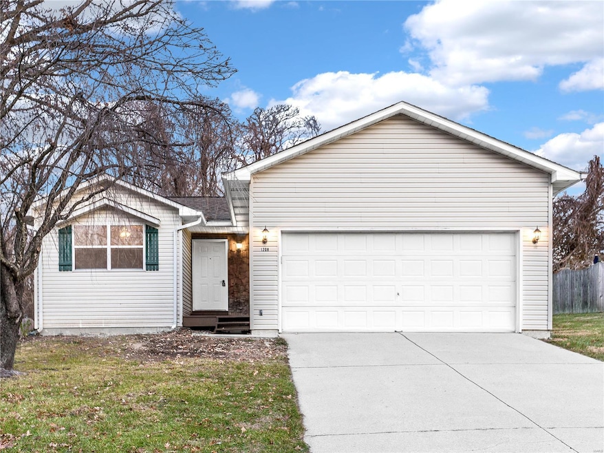 1208 Jacquelyn Ct, Maryville, IL 62062 - photo 1