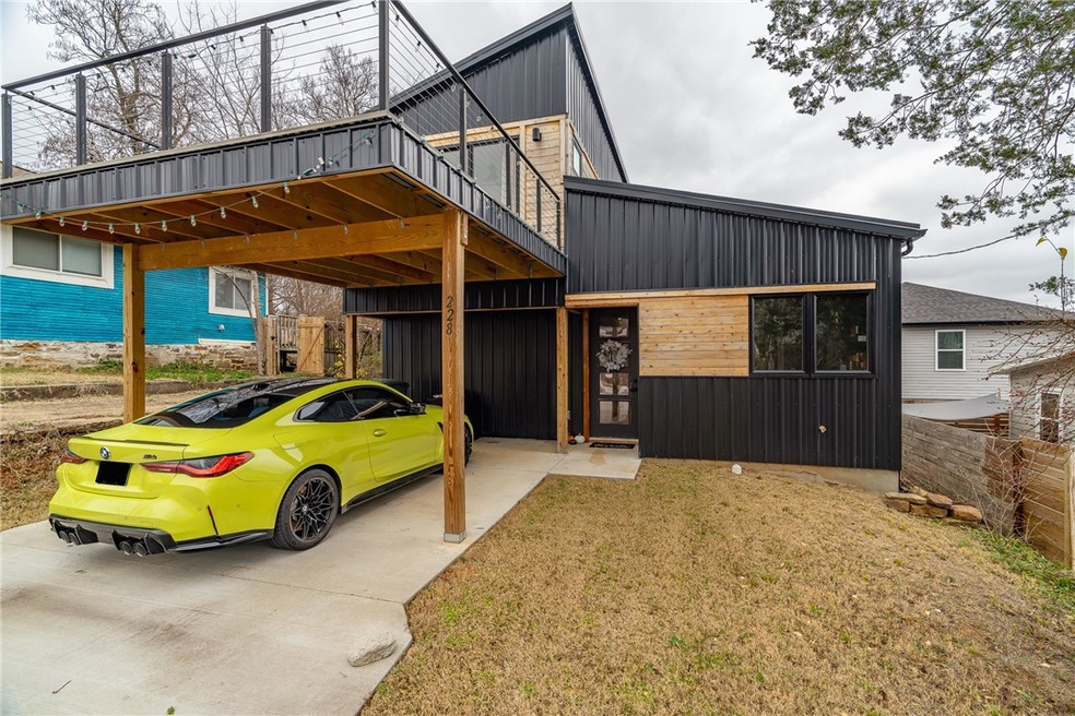 228 S College Ave, Fayetteville, AR 72701 - photo 1