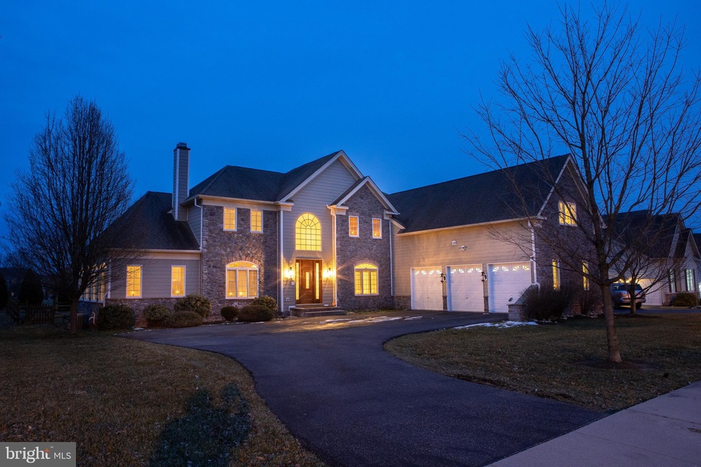 927 Mather Dr, Bear, DE 19701 - photo 1