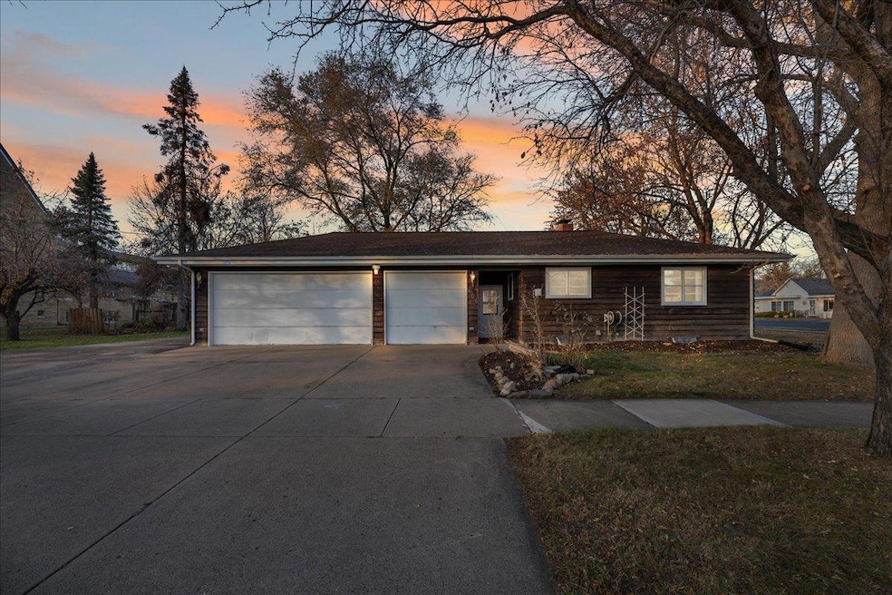 406 2nd St N, Bayport, MN 55003 - photo 1