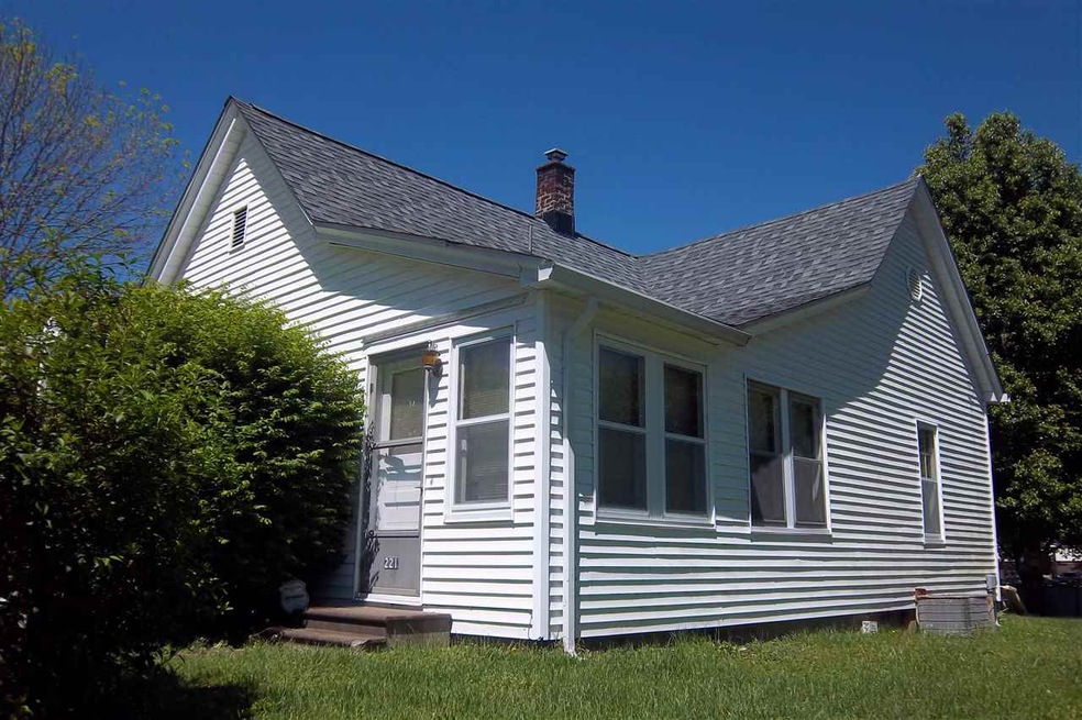 Welcome to 221 W. Walnut St.   Motivated Sellers! 