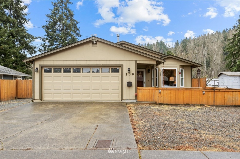 309 Calistoga St E, Orting, WA 98360 - photo 1