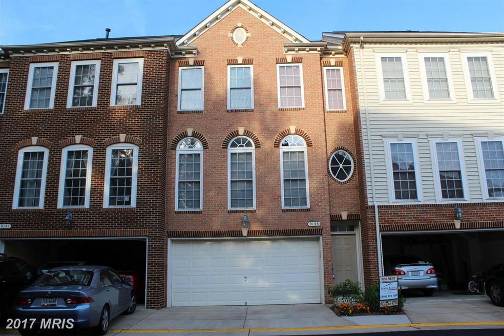 9133 Silvershadow Ct, Lorton, VA 22079 - photo 1