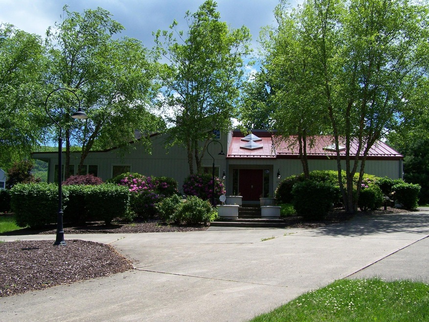 125 Walnut Ave, Sugarloaf, PA 18249 - photo 1