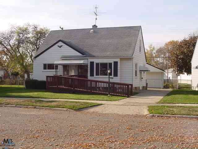 16652 Sarmorr St, Roseville, MI 48066 - photo 1