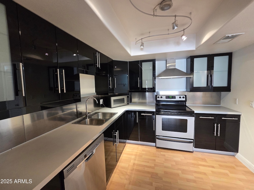 Scottsdale Shadows unit 408, Scottsdale, AZ 85251 - photo 1