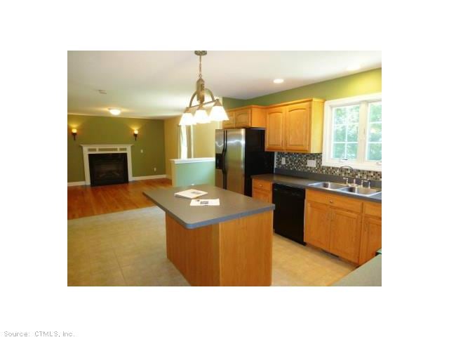 Kitchen. Beautiful kitchen with stainless applianc